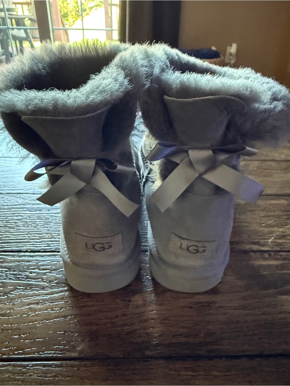 UGG women’s Bailey Bow Shearling Boots - Gray
